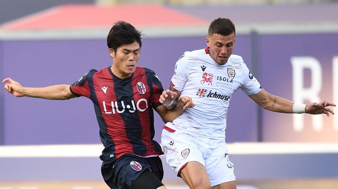 pellegrini-bologna-cagliari-tomiyasu.jpg