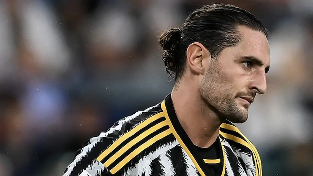 Rabiot squalificato per Juve Cagliari: chi al suo posto? Allegri fa anche il nome di un giovane 26 Rabiot