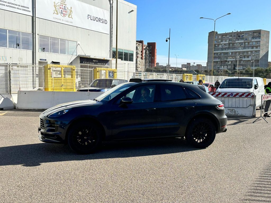 Morte Gigi Riva: l’arrivo dei giocatori del Cagliari alla camera ardente - VIDEO 32 Immagine WhatsApp 2024 01 23 ore 13.49.08 3c54669a