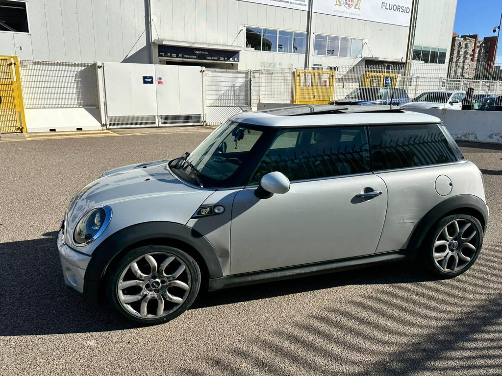 Morte Gigi Riva: l’arrivo dei giocatori del Cagliari alla camera ardente - VIDEO 38 Immagine WhatsApp 2024 01 23 ore 13.53.16 8959c960