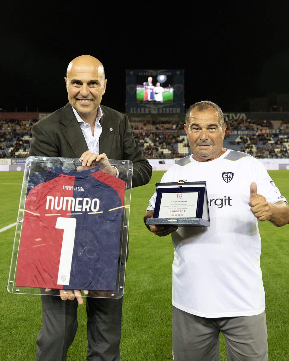 Massa va in pensione, l'omaggio del Cagliari: il messaggio social - FOTO 26 G4hsv9mWsAAgJUh