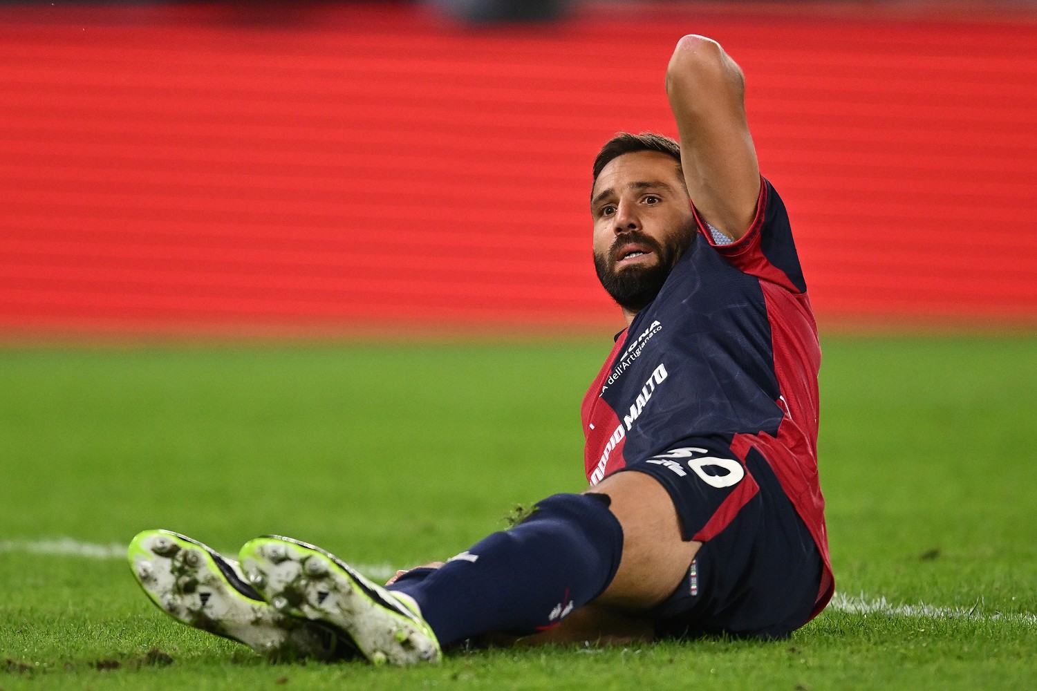 Buon compleanno, Pavoletti! L'attaccante del Cagliari compie oggi 37 anni: gli auguri del club - FOTO 26 Image Photo910705