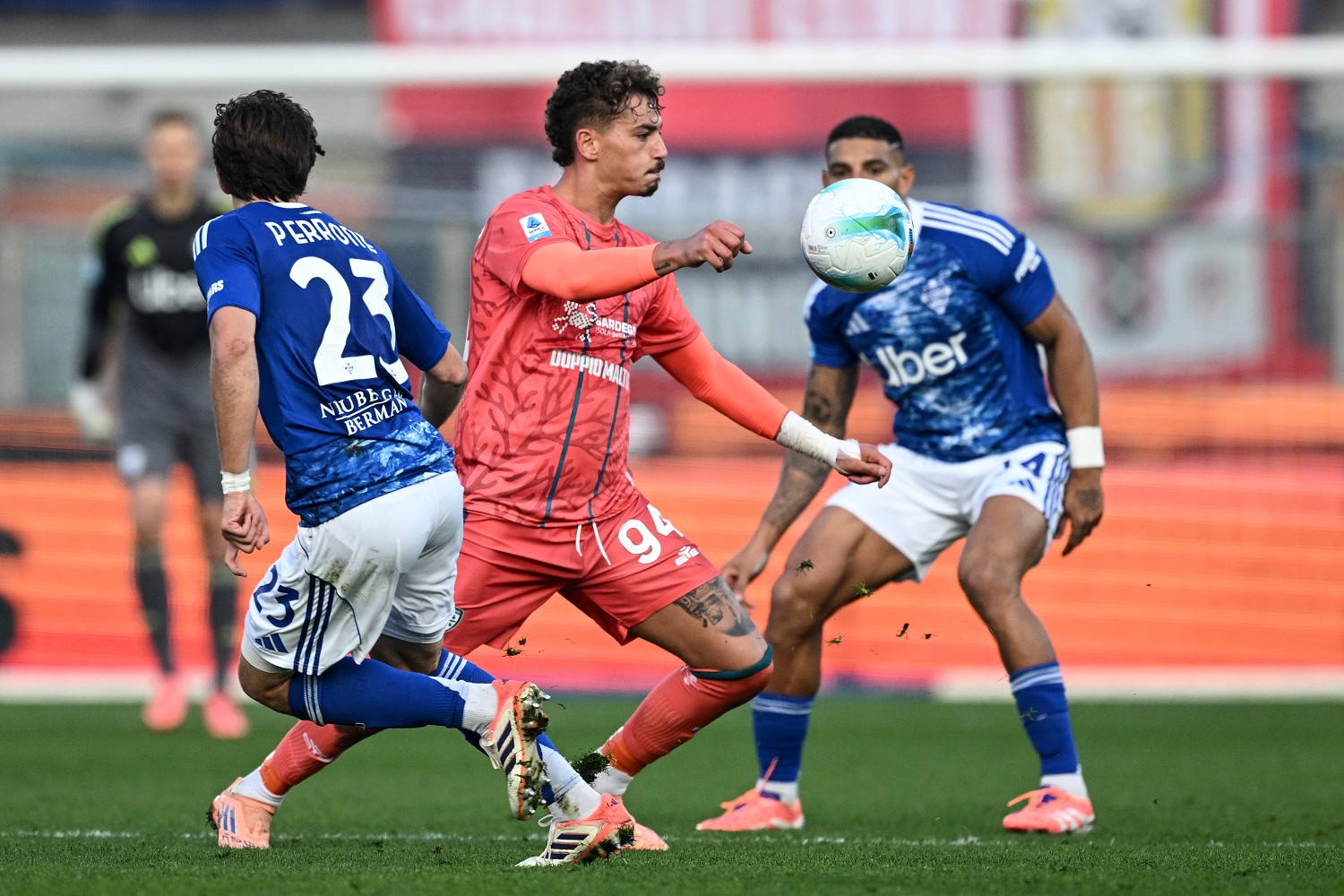 Furto a Cagliari: svaligiate le case di Luvumbo ed Esposito. I dettagli 26 Image Photo911681