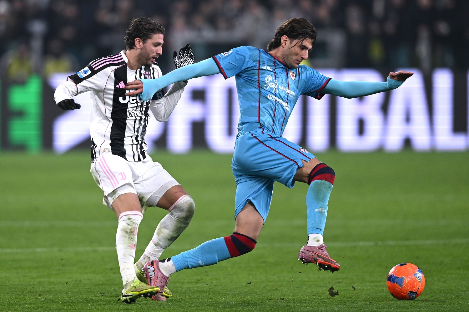 Juventus Cagliari 2-1, non basta Esposito! Yildiz regala i tre punti ai bianconeri 26 Image Photo916277