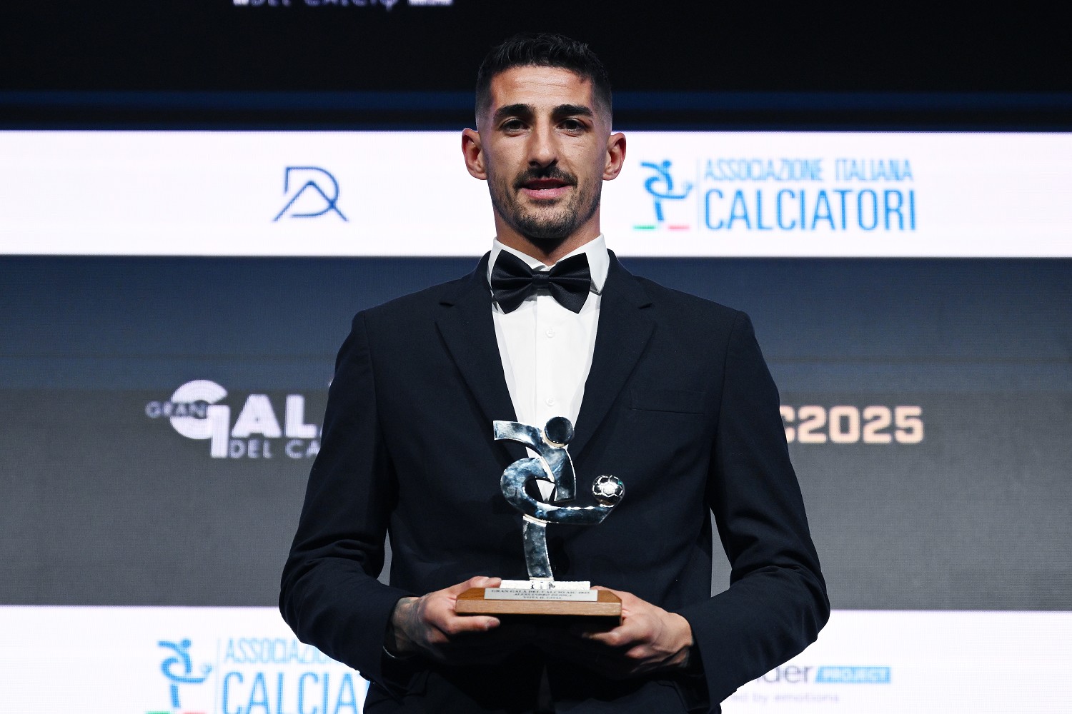 Deiola vince al Gran Galà del Calcio: è suo il gol più bello della passata stagione! Ecco gli aggiornamenti 26 Image Photo917156