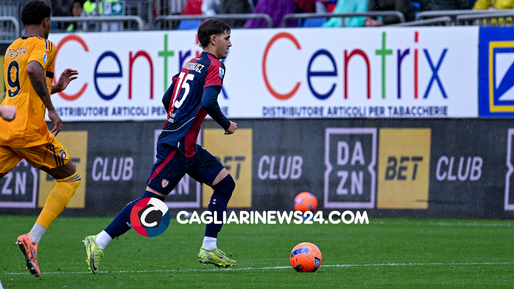 Cagliari Milan 0-1: decisiva la rete di Leao. Prima sconfitta del 2026 per i rossoblù all'Unipol Domus 26 Z82 3574