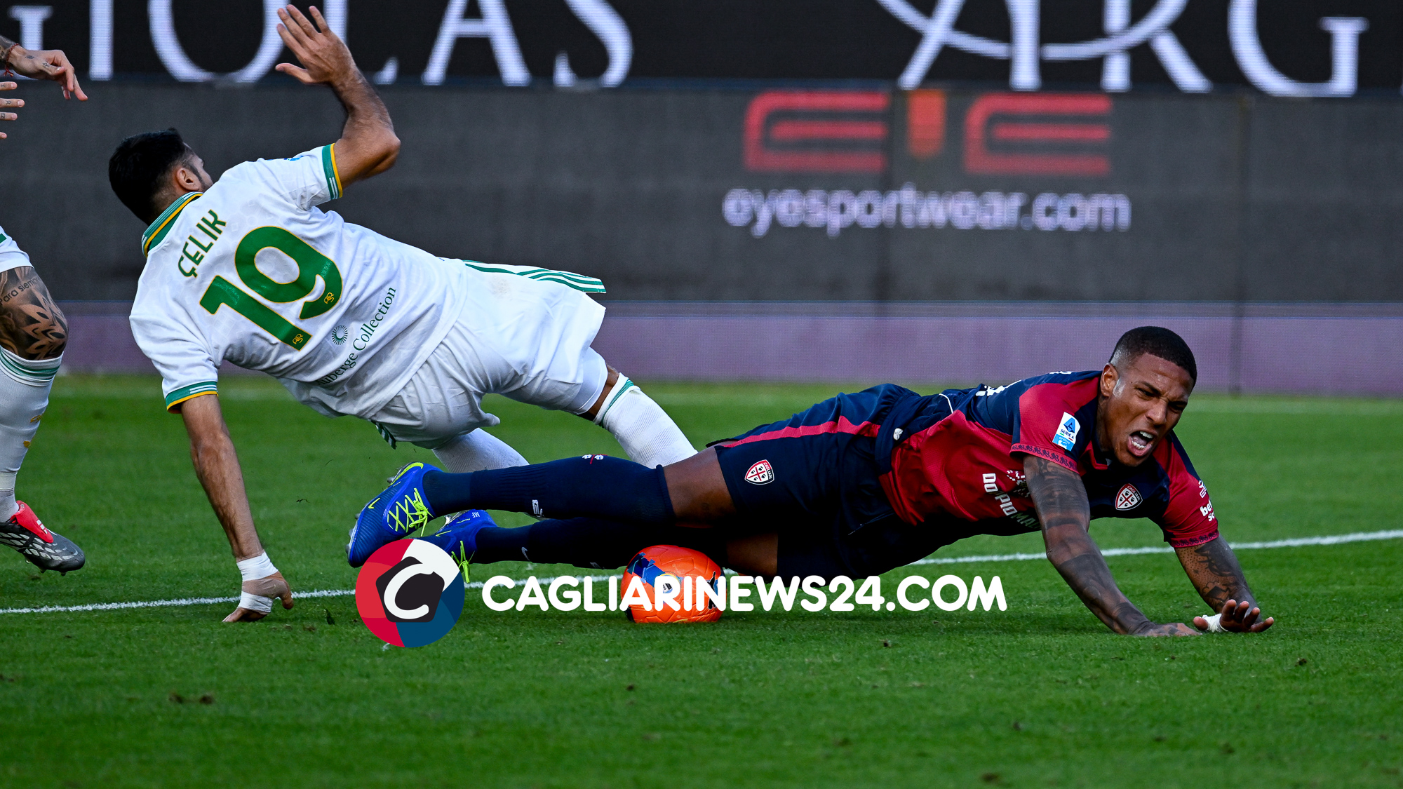 De Marco: «Giusta l'espulsione di Celik in Cagliari-Roma. Il Var ha dimostrato questa volta che...» 26 Z82 8991