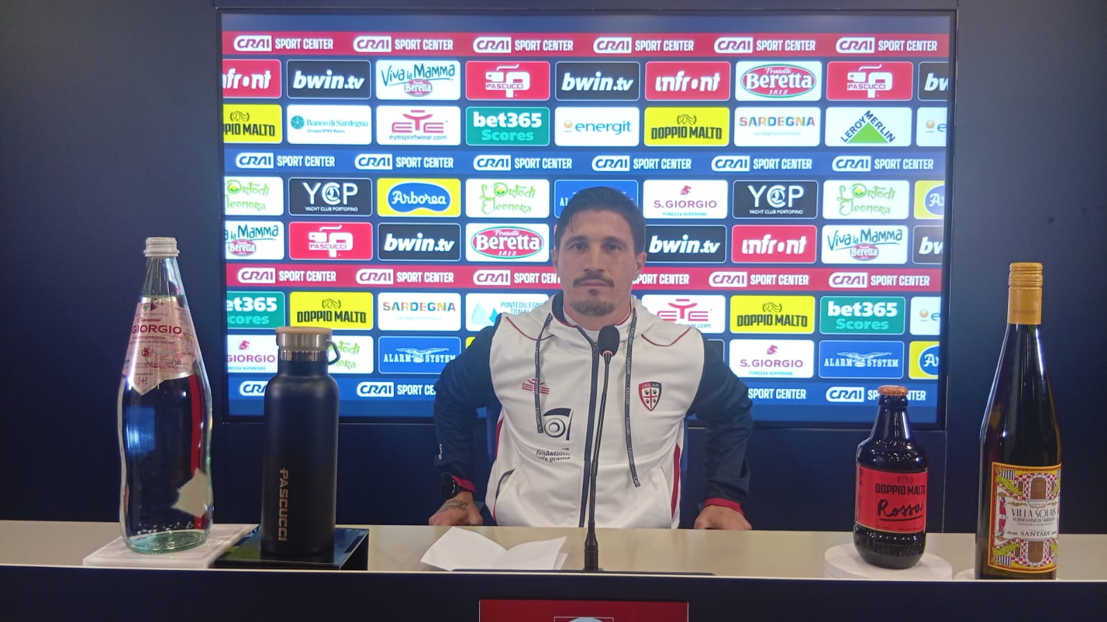 Conferenza stampa Pisacane: «Mi ha colpito la mentalità di Raterink. La partita con il Verona sarà una finale! Su Prati e Dominguez...» 26 conferenza pisacane