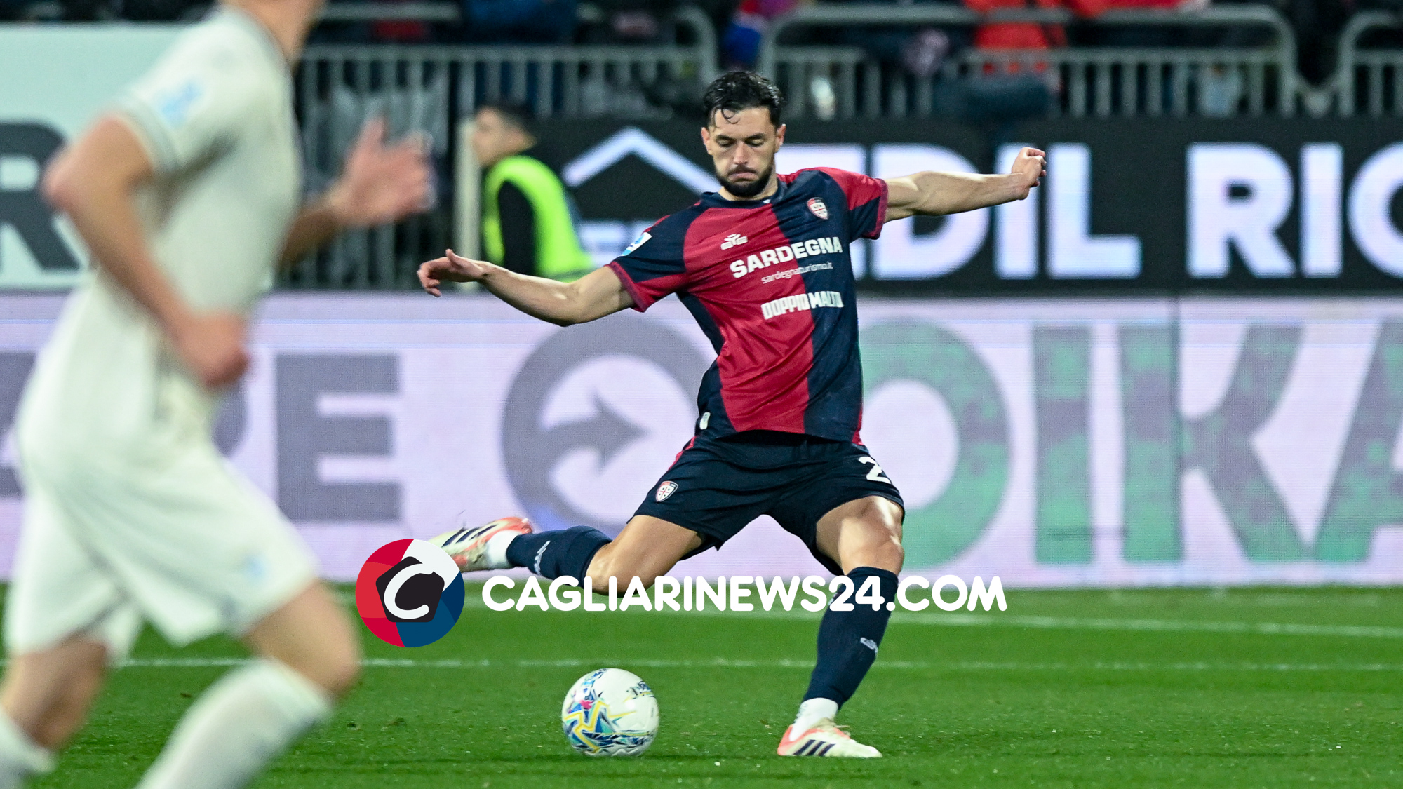 Parma Cagliari, emergenza per Pisacane: ipotesi Dossena Rodriguez in difesa? Le ultime 26 Z82 7469