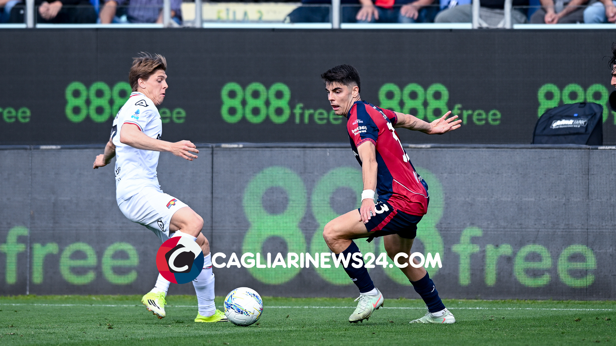 Cagliari, in arrivo un'ammenda dopo la Cremonese: la decisione del Giudice Sportivo 26 Z82 9630