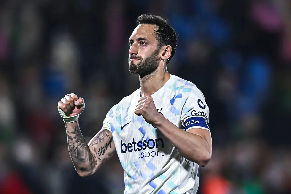 Addio dopo lo scudetto, l'annuncio scuote l'Inter: "Manca solo la firma" 27 Calhanoglu Galatasaray