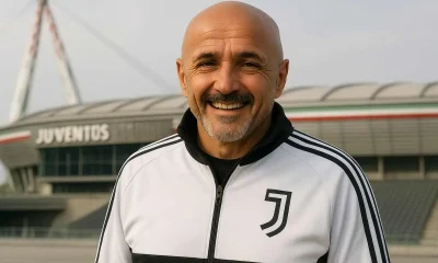 Spalletti sorridente davanti allo Juventus Stadium