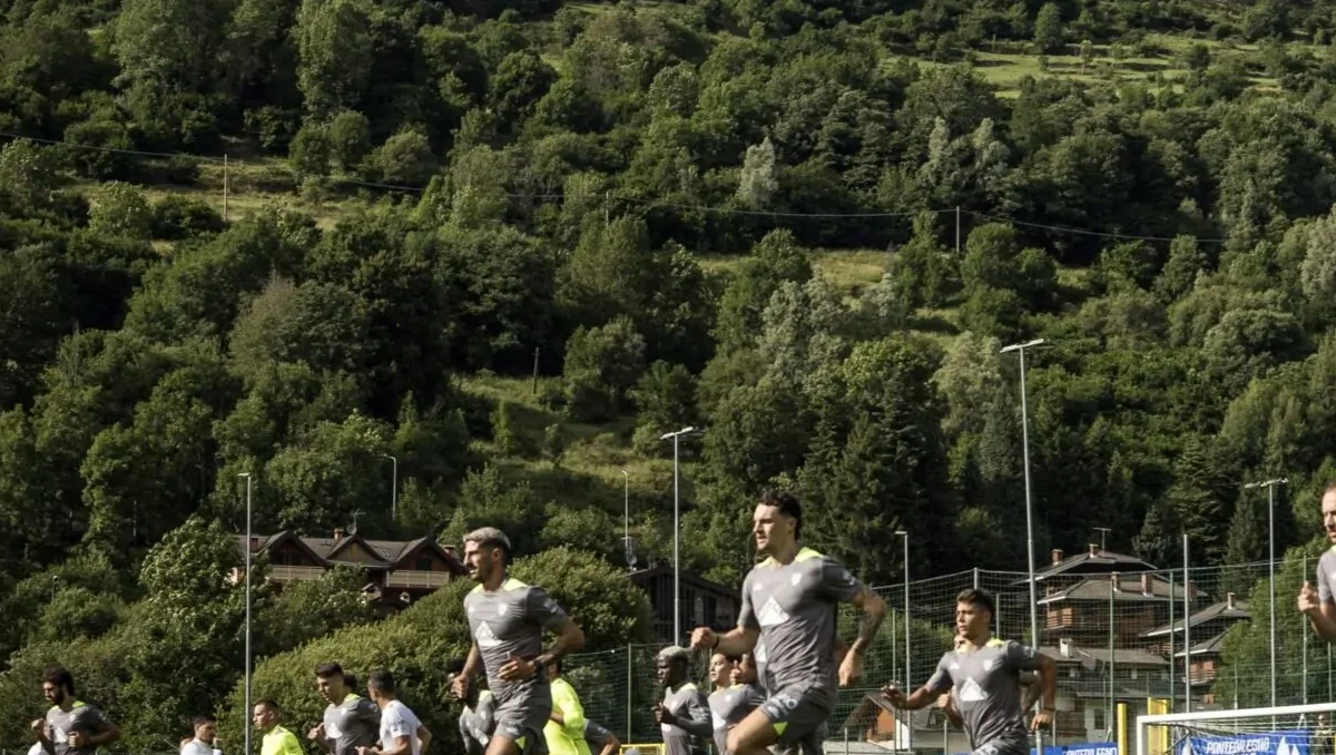 Ritiro Cagliari, definiti due test in quota: sfide a Sampdoria e Modena prima della Germania 26 Allenamento Cagliari ritiro Pontedilegno 1 e1779959793723