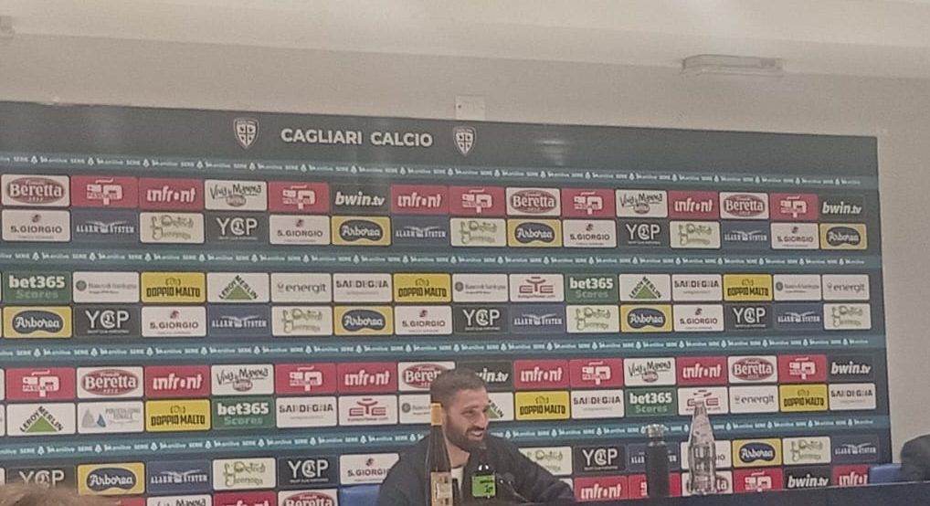 Conferenza stampa Pavoletti: «Partita molto sentita per me! Parlerò con la società per capire quale potrà essere il mio ruolo» 26 Conferenza stampa Pavoletti e1779056169832