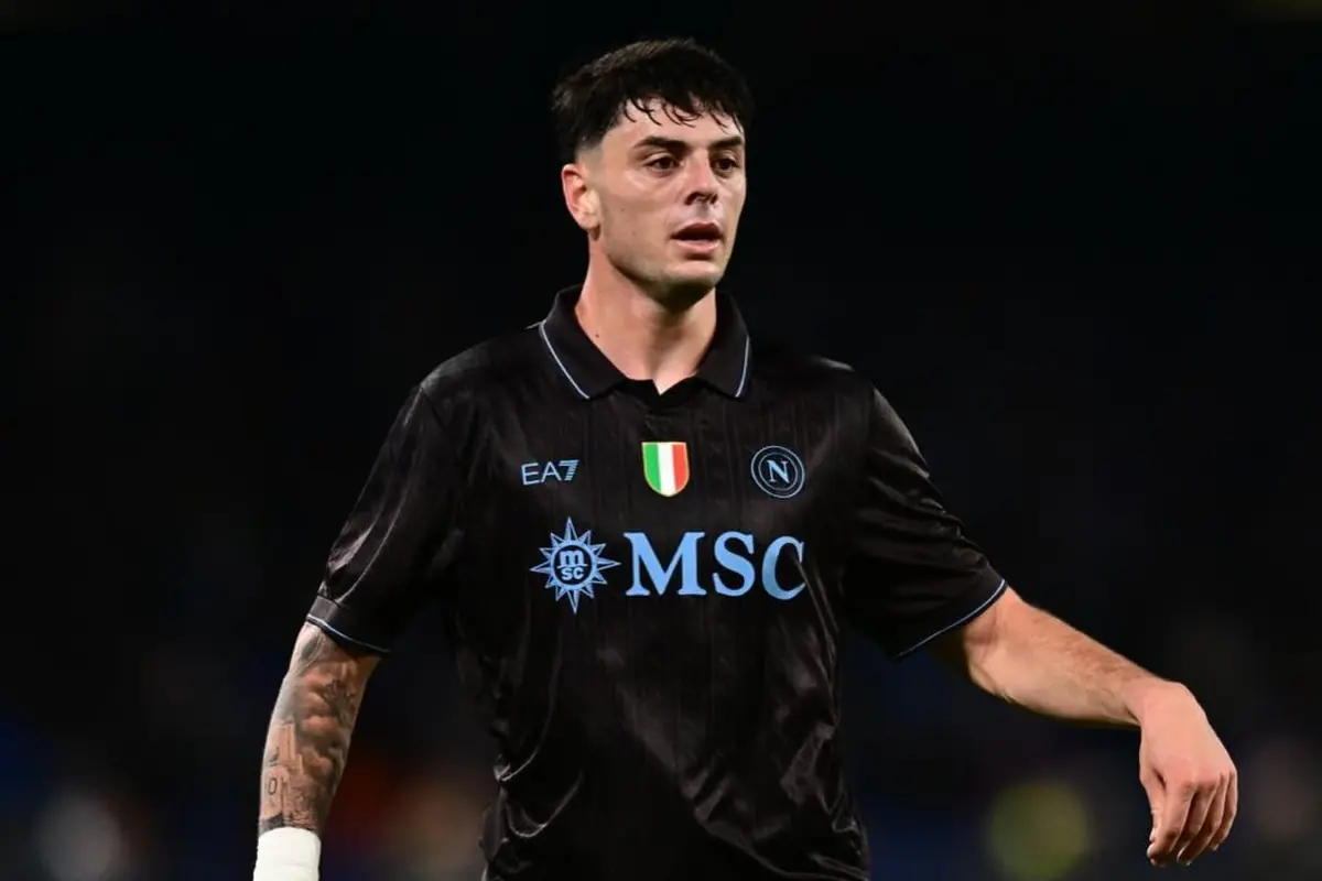 È il sostituto di Esposito: il Cagliari pesca dal Napoli 27 Ambrosino con la maglia del Napoli
