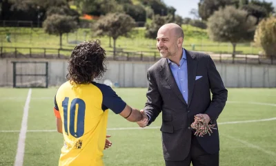 giulini stringe la mano