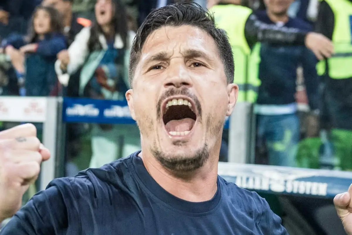 Al tavolo con le grandi, Cagliari come Inter e Juve 27 Pisacane esulta