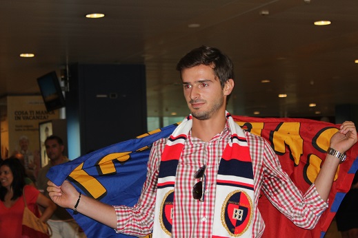 Tragedia nel calcio: addio a Oikonomou, l'ex rossoblù scompare a 33 anni 26 oikonomou mantello