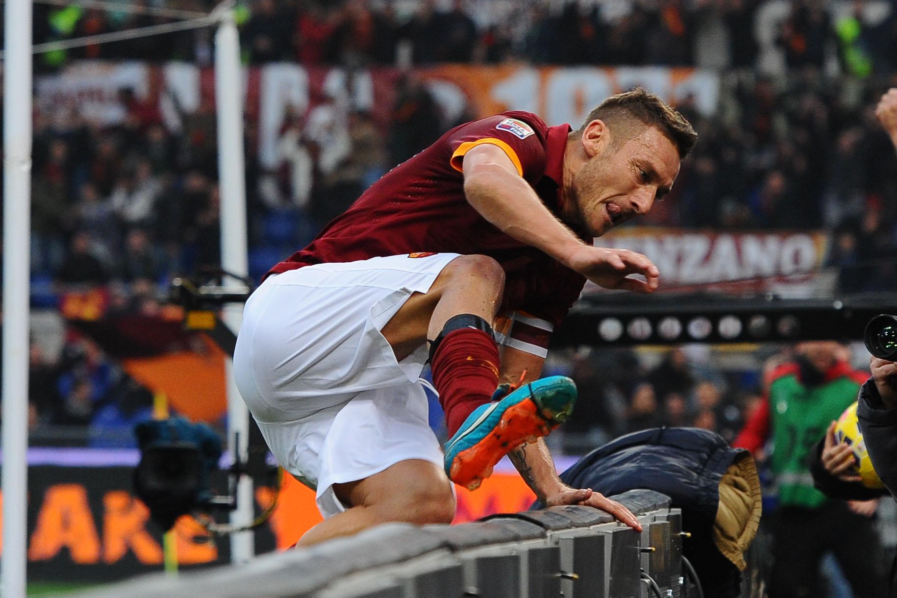 totti esulta roma gennaio 2015 ifa