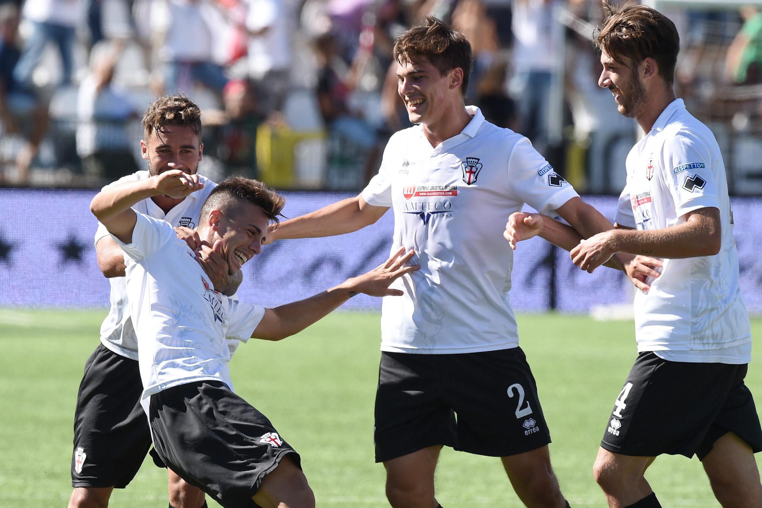 Verso Pro Vercelli-Cagliari, il punto sulla squadra di Foscarini 26 pro vercelli esultanza settembre 2015 ifa scaled