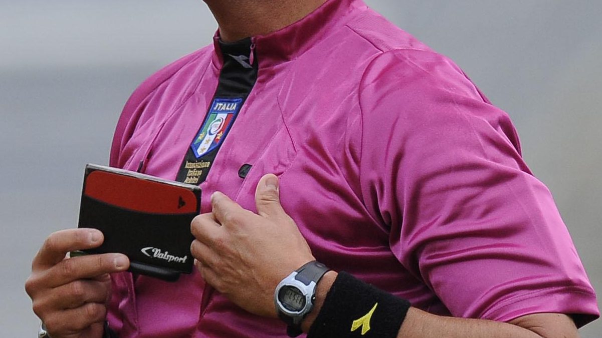 Rigiocare la partita: dalla 'speranza' del Cagliari all'arbitro  scommettitore - Calciomercato