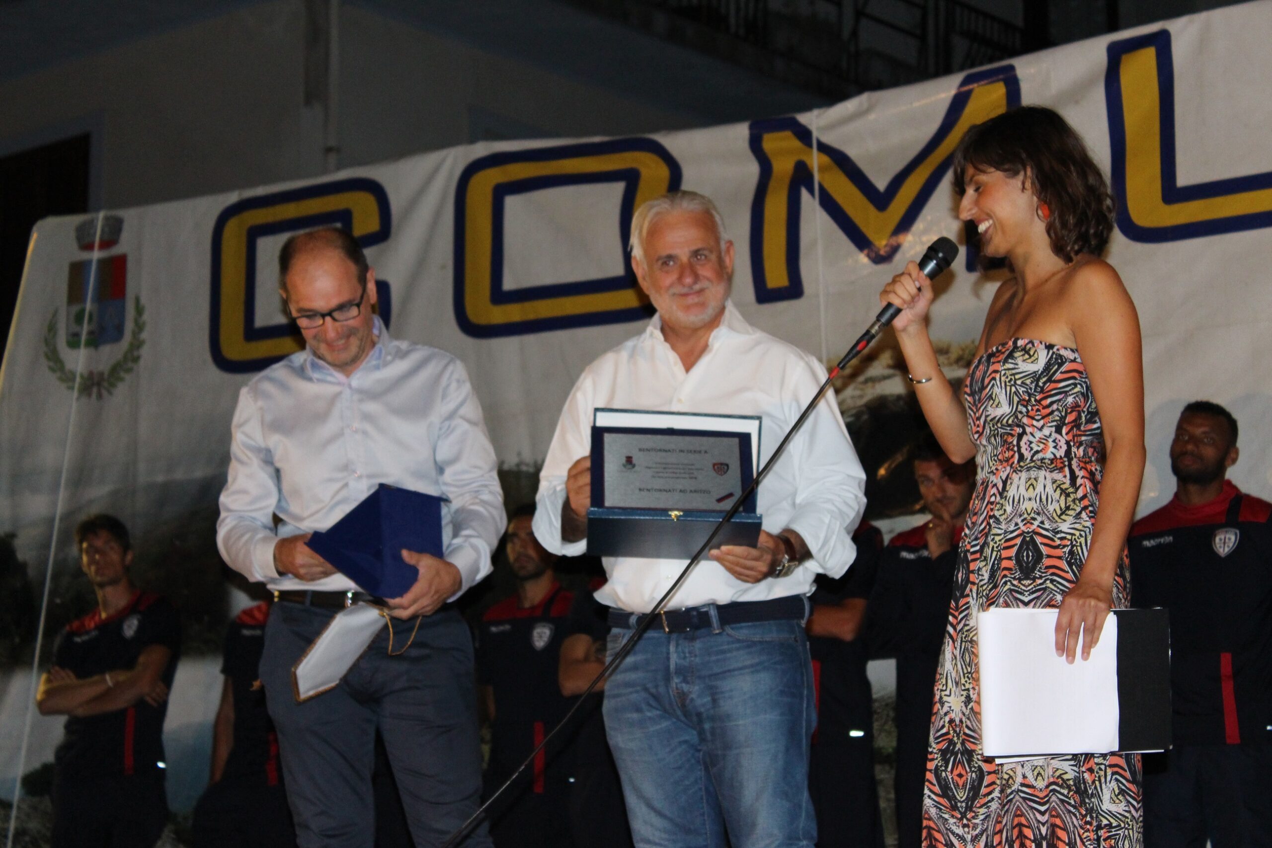 Aritzo, festa in piazza per il Cagliari (FOTOGALLERY) 26 aritzo festa scaled