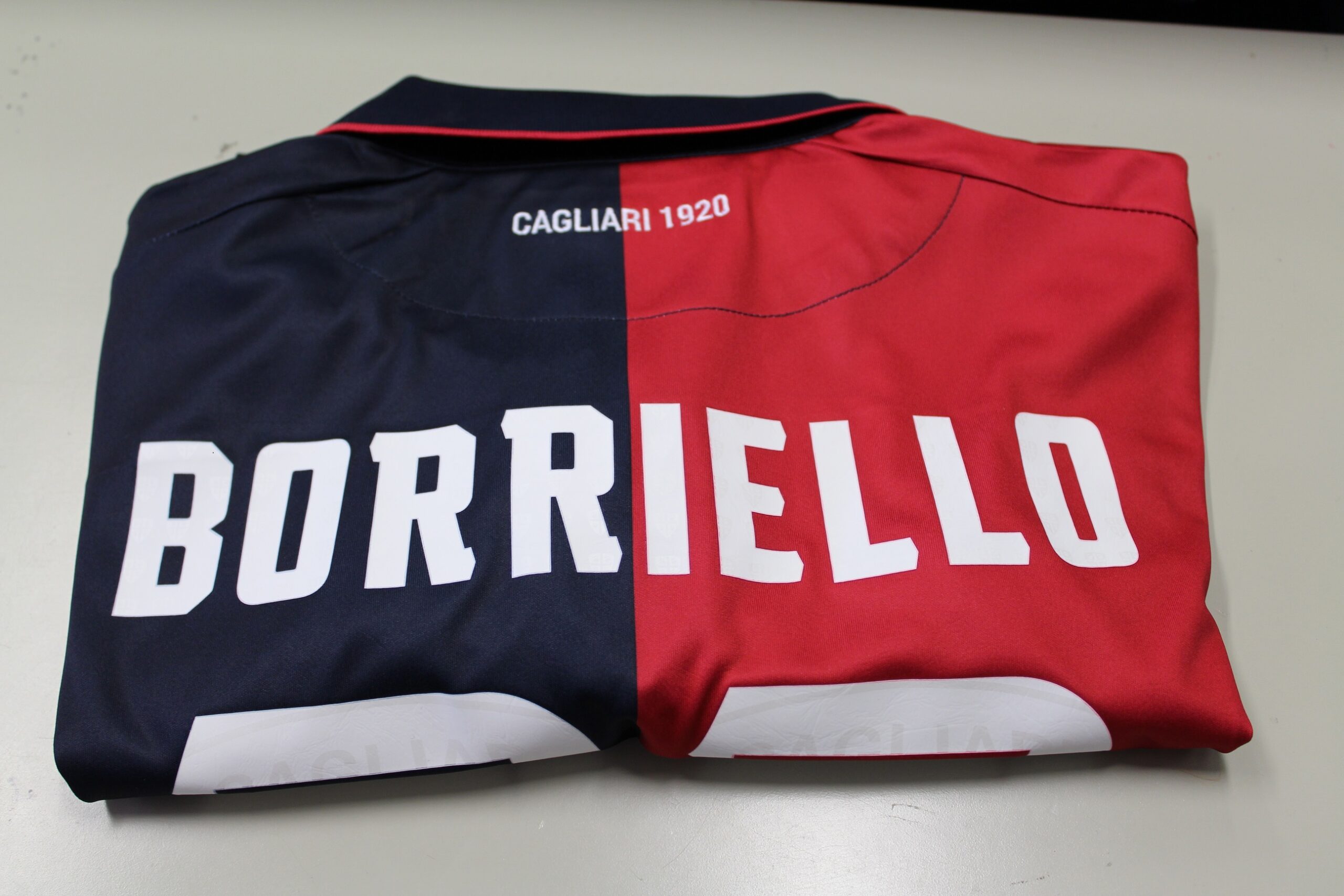 Verso Cagliari-Spal, attacco ridotto all'osso: corsa a tre per due maglie 26 borriello maglia scaled