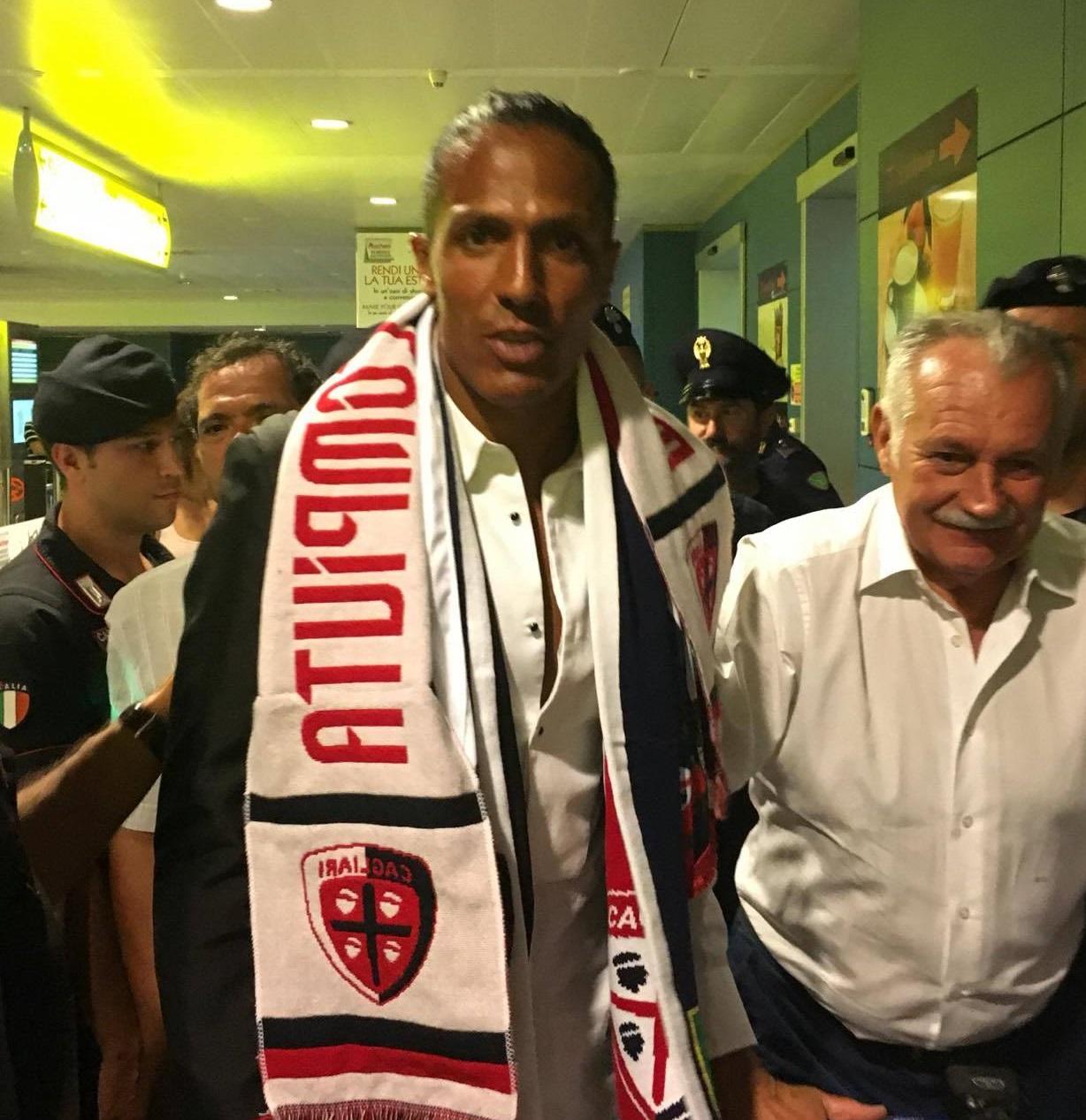 Bruno Alves a Cagliari, la fotogallery dell'arrivo (FOTO) 26 bruno alves elmas 2