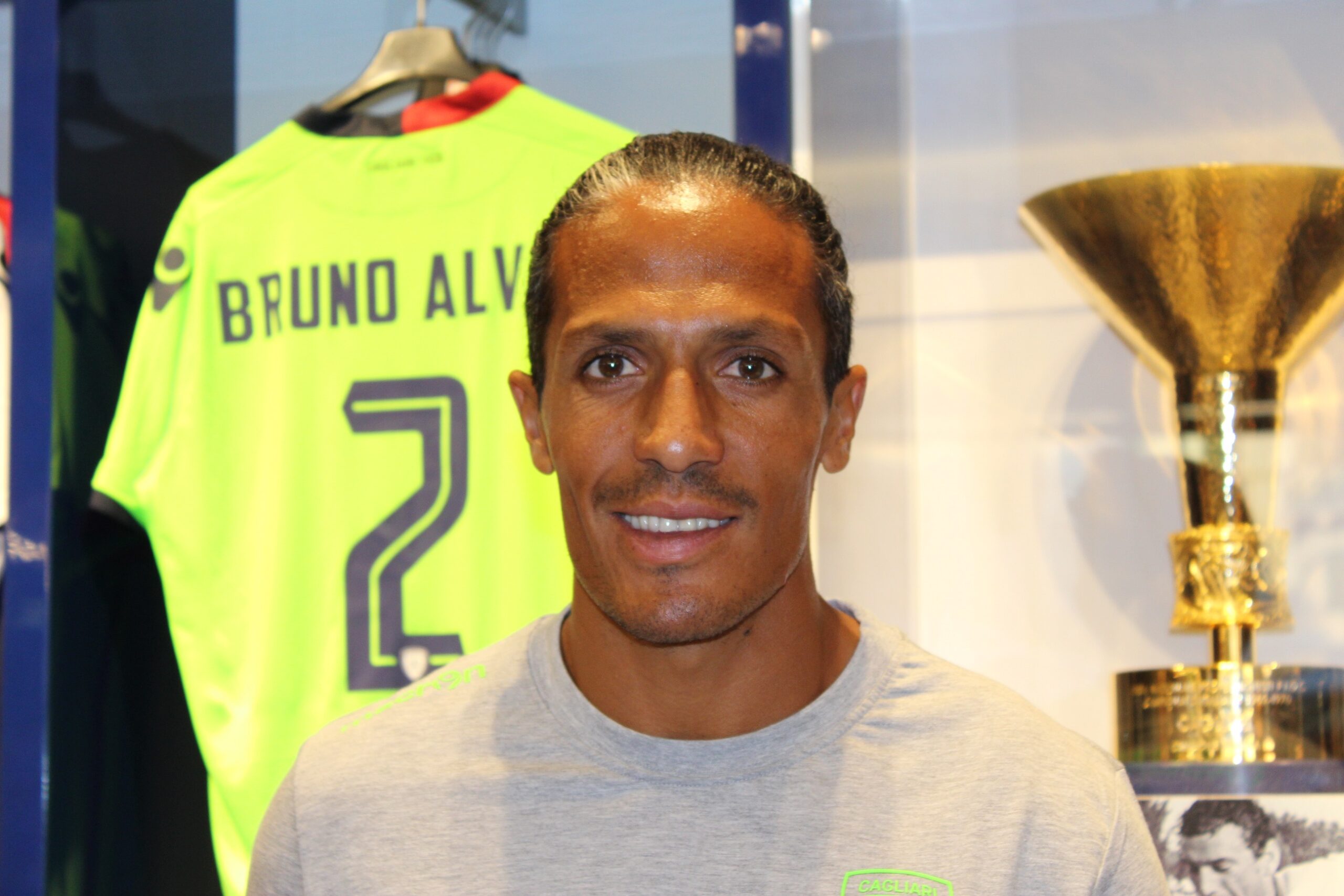 bruno alves cagliari store