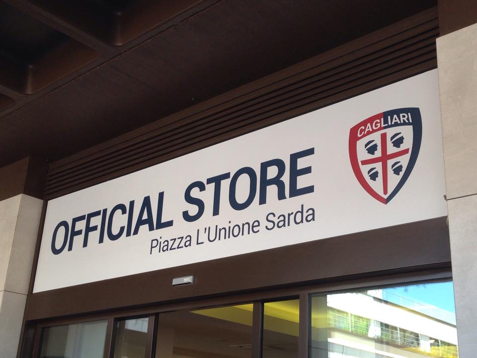 official store piazzaunionesarda insegna