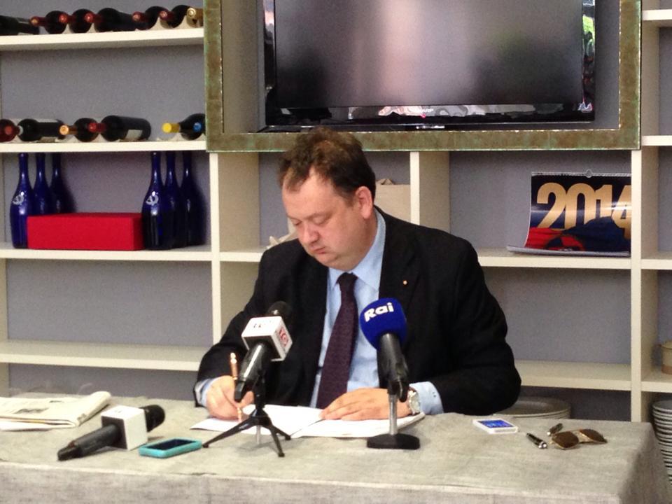 La Confedercontribuenti mostra il cartellino rosso a Silvestrone 26 silvestrone conferenza 2