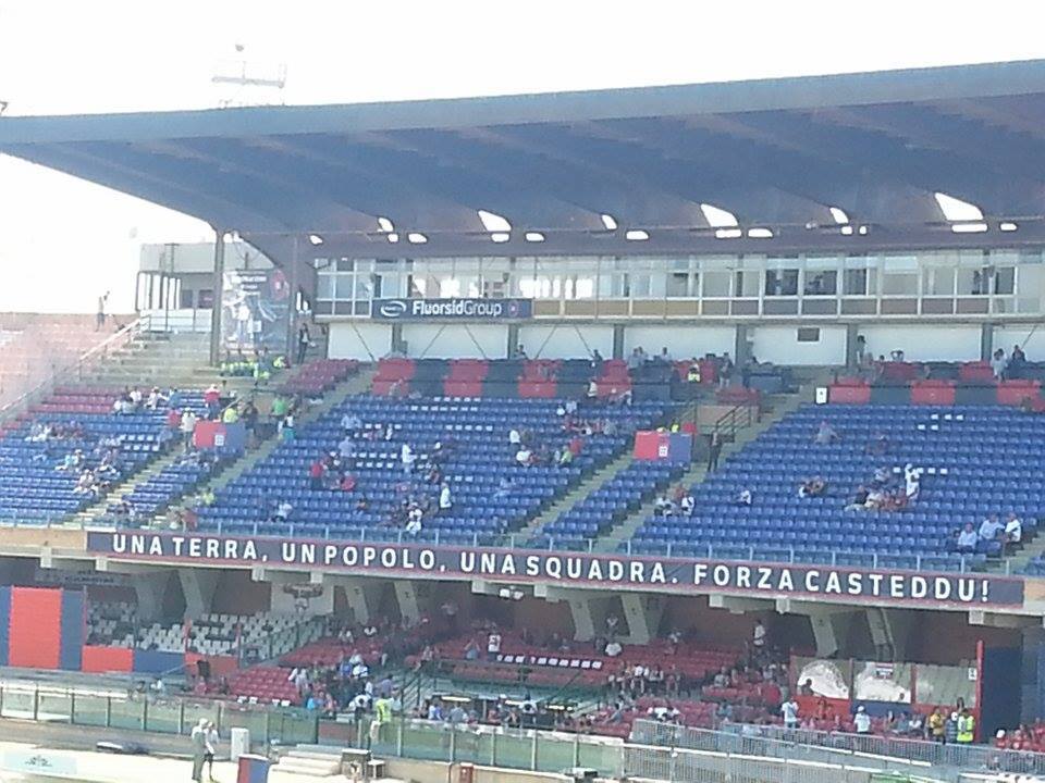 striscione una terra un popolo una squadra