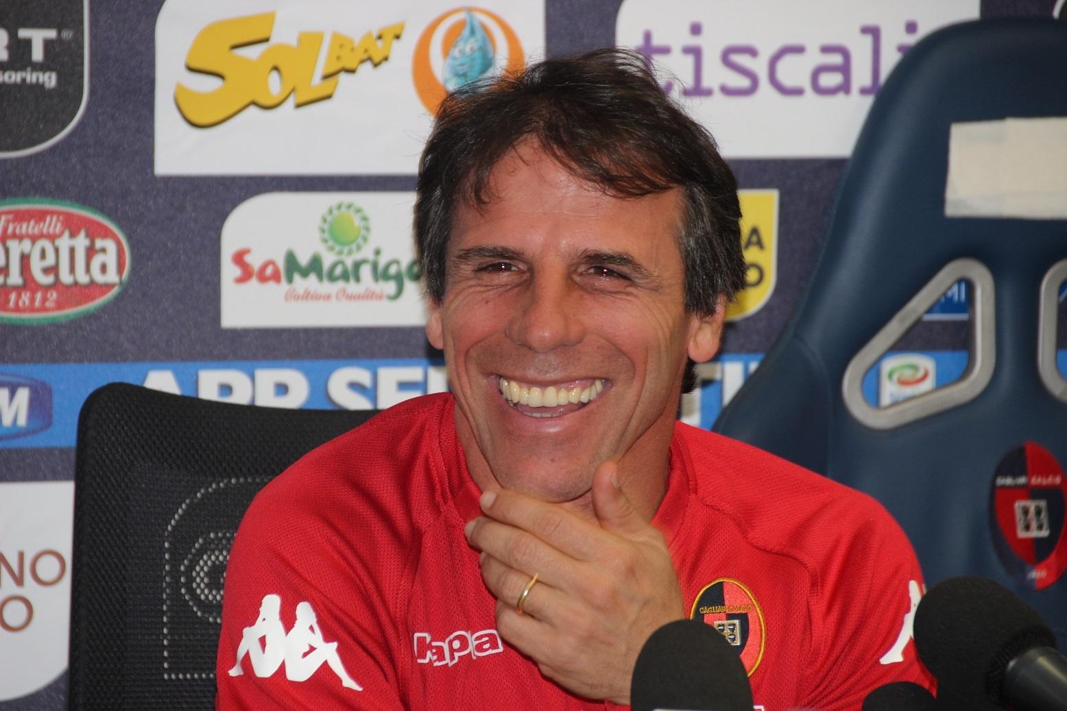 Gazzetta Sportiva, Zola: «Cagliari panchina dei sogni, peccato sia andata male» 26 zola tuta ride