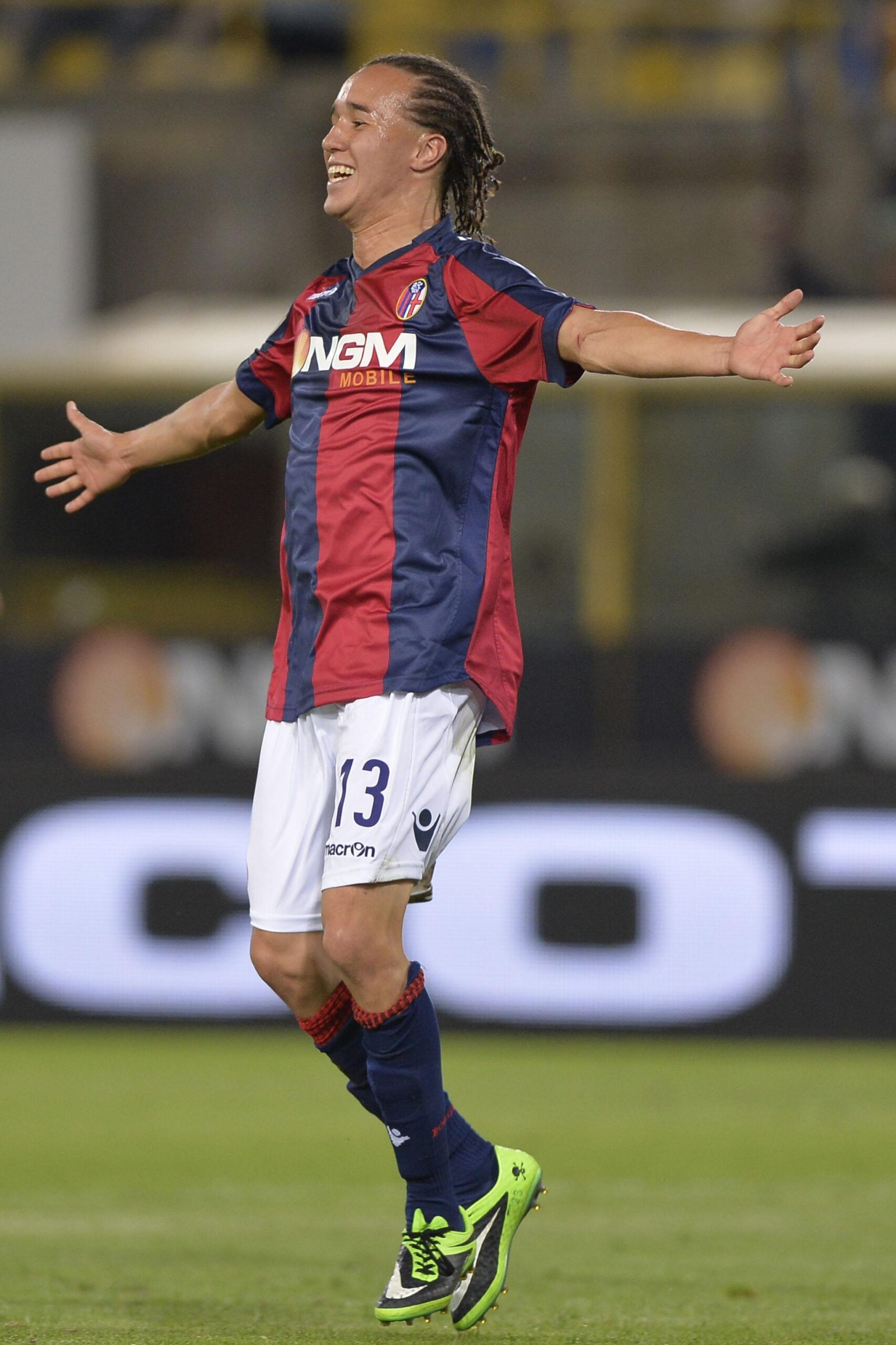 Ag. Laxalt: «Tanti club interessati, anche il Cagliari» 26 laxalt esulta bologna 2013 ifa scaled