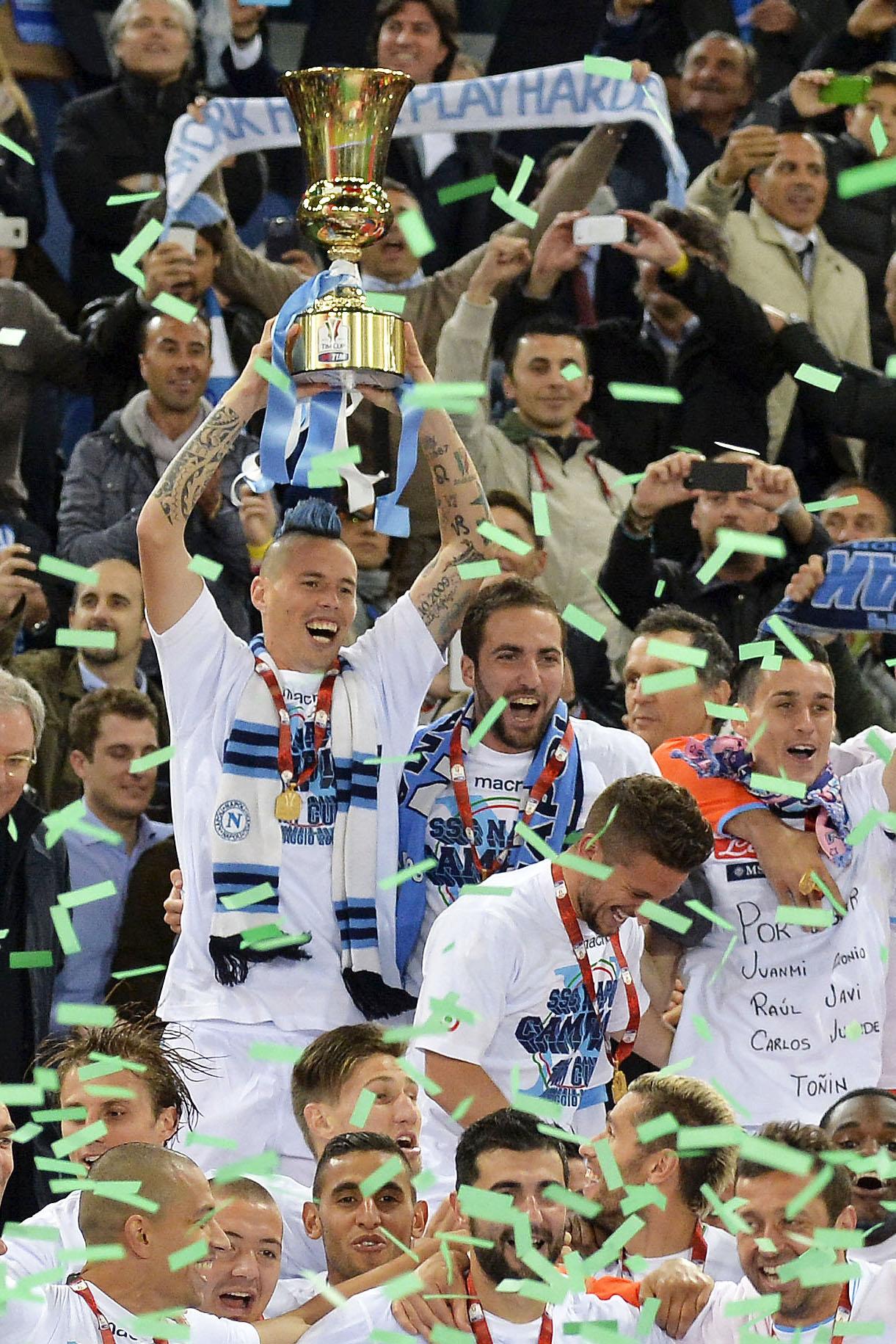 Napoli, i convocati per il Cagliari: a casa anche Higuain 26 napoli premiazione coppa italia maggio 2014 ifa